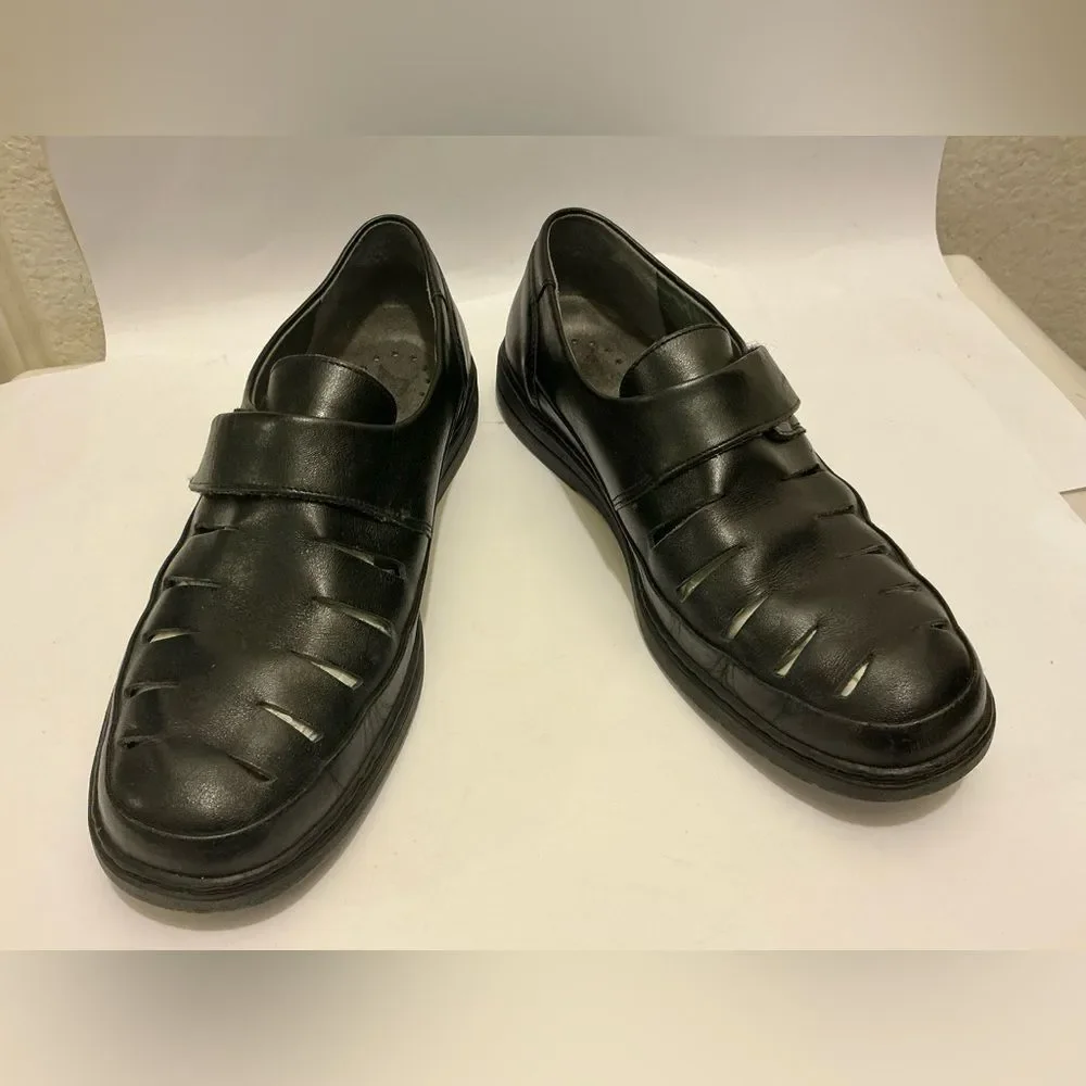 Mephisto Black Leather Sandals size 10